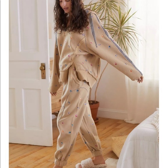 Urban Outfitters - Hattie Fleece Tan Ying Yang Graphic Quarter Zip Hoodie XS/S - Picture 3 of 8